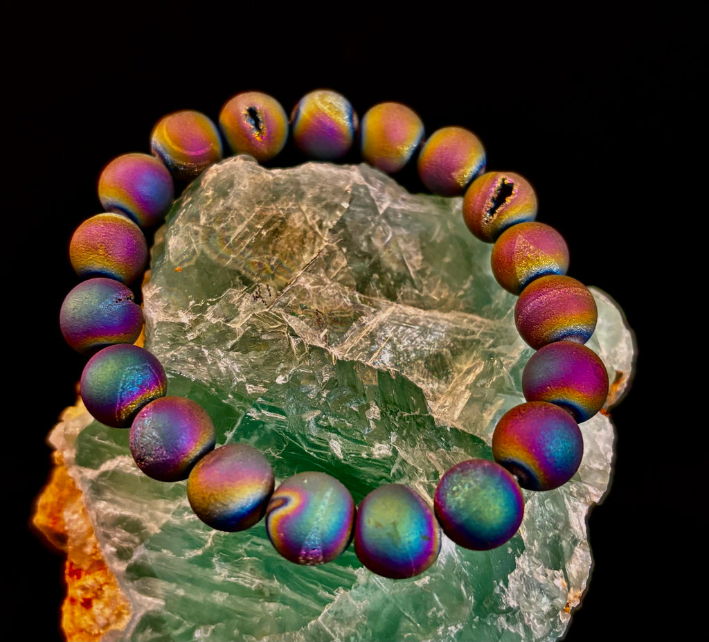 Peacock Rainbow Druzy Agate Bracelet – Titanium Coated 10mm Beads | Stretch Fit | Iridescent Statement Jewelry